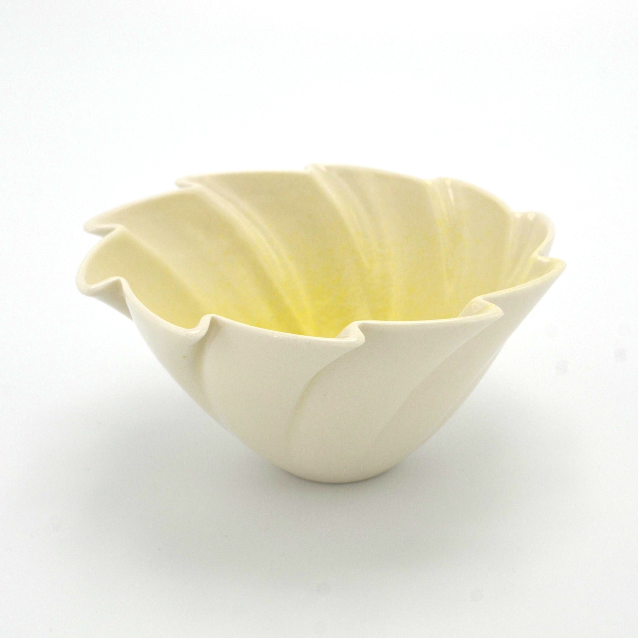 Porcelain bowl "Sunspiral" by Brett Smout